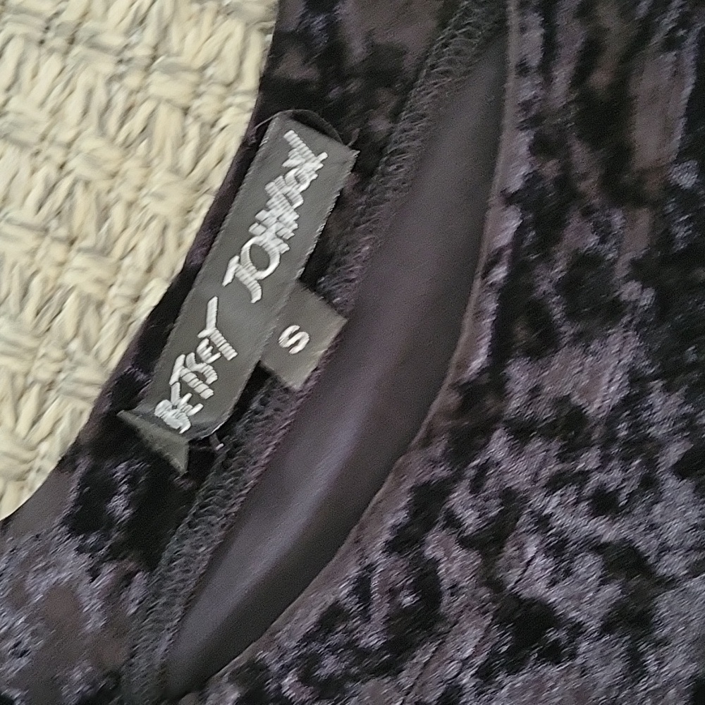 VINTAGE BETSEY JOHNSON BLACK CRUSHED VELVET TANK SMALL - Picture 8 of 8